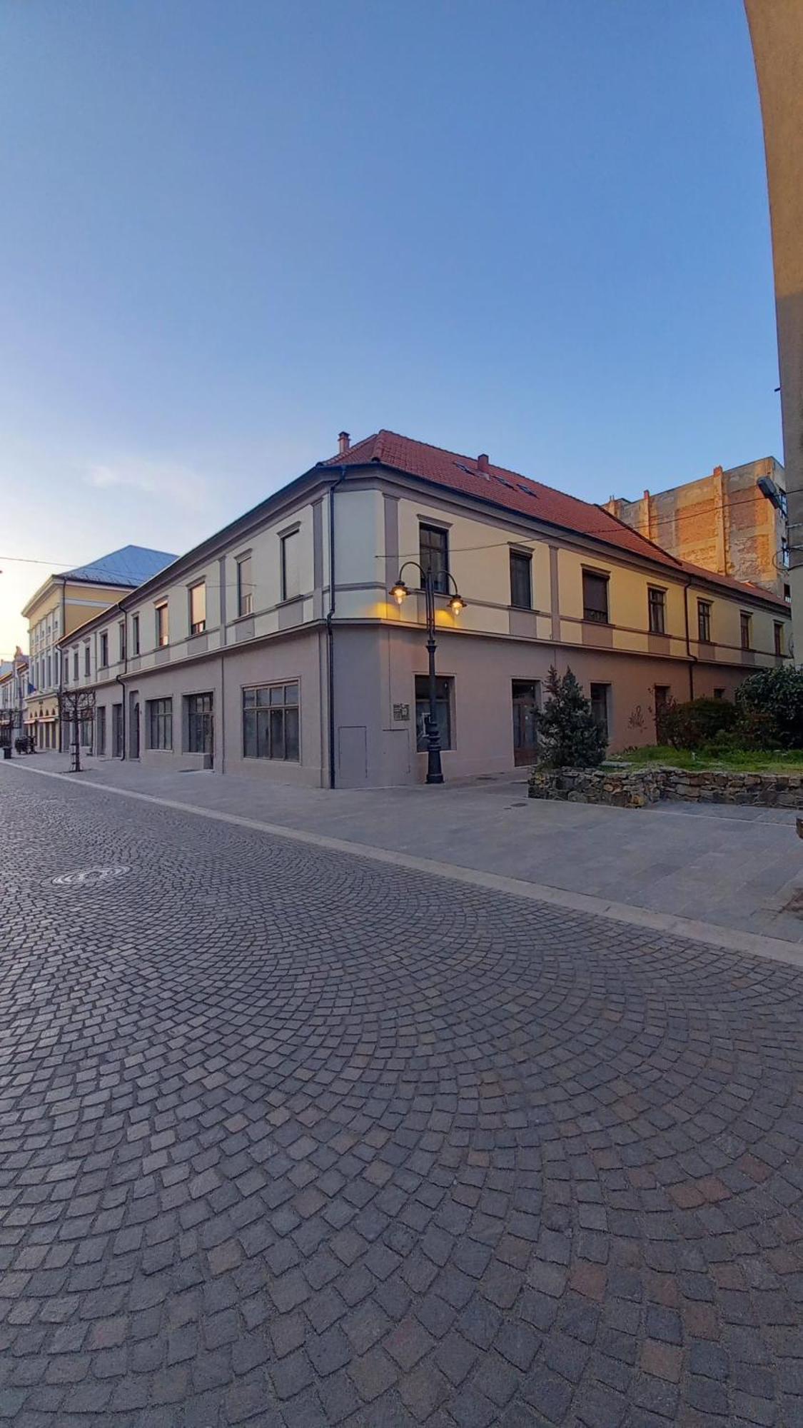 Luna Oradea Εξωτερικό φωτογραφία